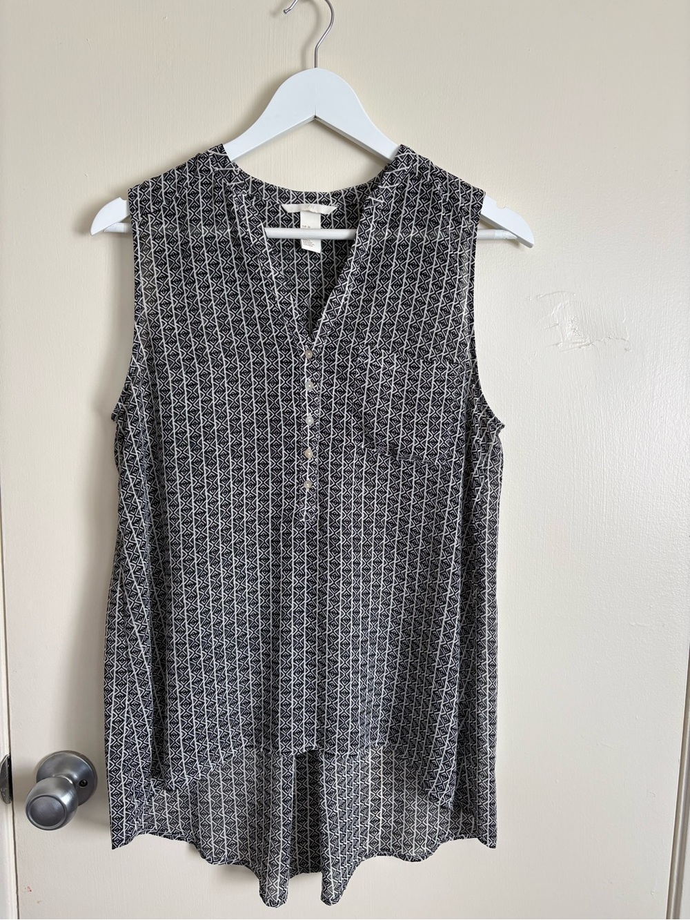 H&M Black and White Sleeveless Henley Tank